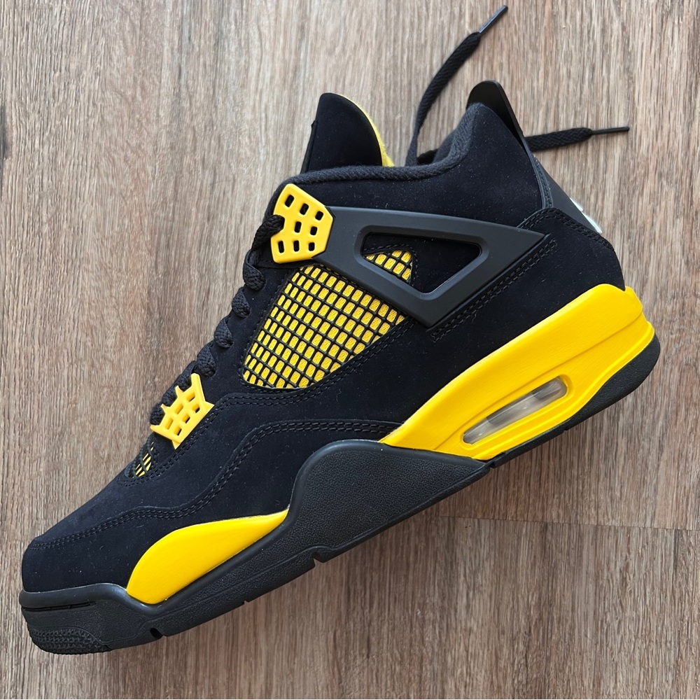 $3 START!! 9/3 @2pm pst/5PM est Jordan 4 Yellow Thunder